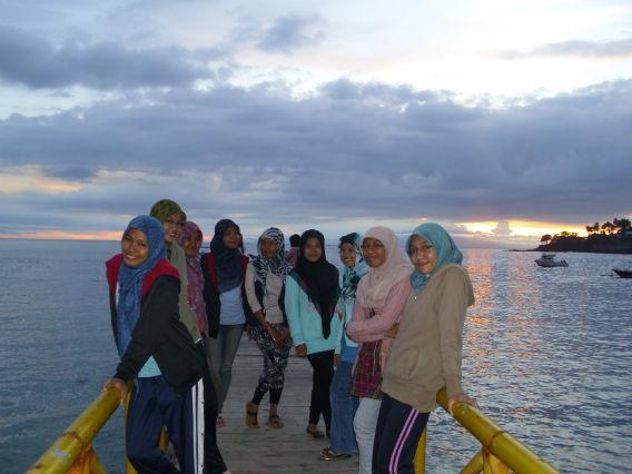 http://cdn.idntimes.com/content-images/post/20150927/8_azmi.idntimes.com.jpg
