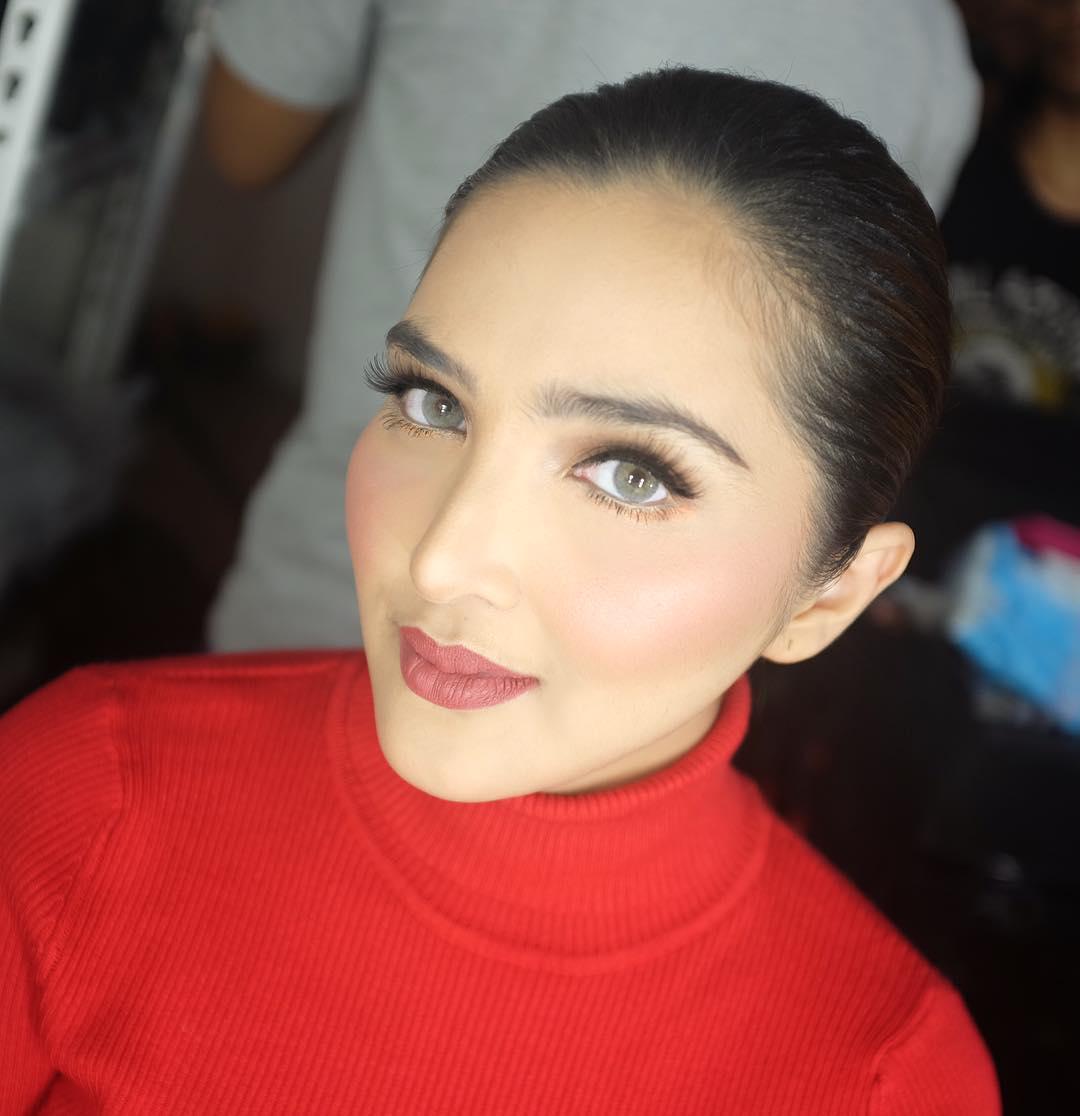 https://cdn.idntimes.com/content-images/post/20171202/9-makeupbylaode-f267bc2622748fcbee09befc49787d0e.jpg