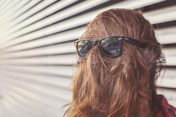 http://cdn.idntimes.com/content-images/post/old/986d4-sunglasses-on-hair.jpg