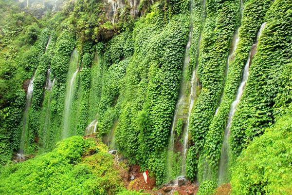http://cdn.idntimes.com/content-images/post/20150811/Airterjun11_teguhtigorwordpresscom.jpg