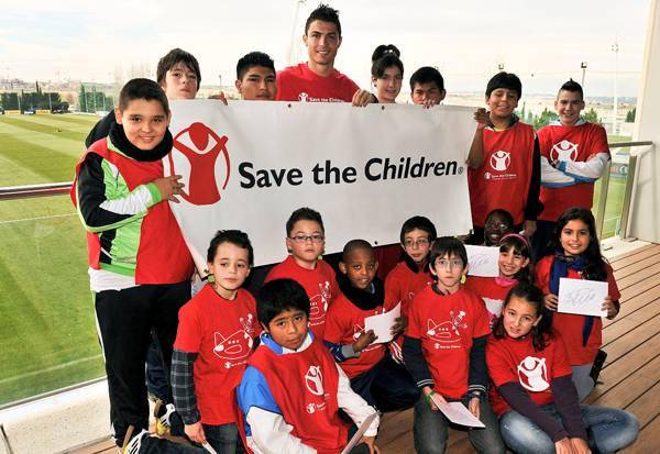 http://cdn.idntimes.com/content-images/post/old/a7017-Ronaldo9_savethechildrenvietnamwordpress.jpg