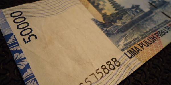 http://cdn.idntimes.com/content-images/post/old/a8dea-uang-rupiah---pandhuanomus.jpg