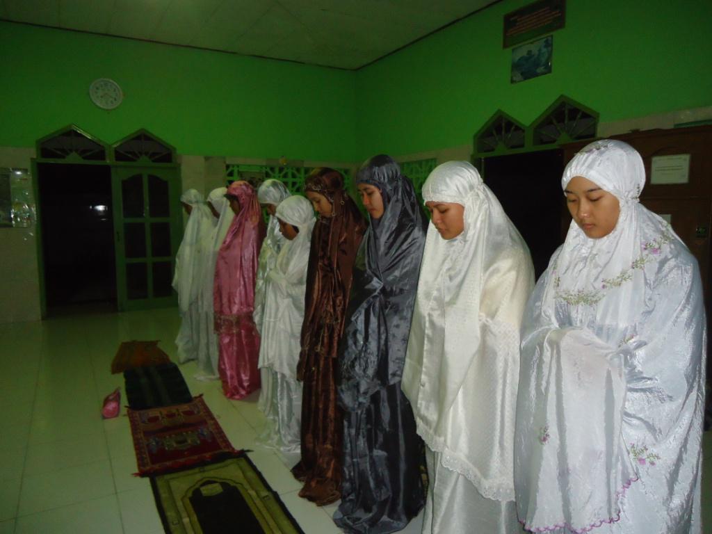 http://cdn.idntimes.com/content-images/post/old/a9269-sholat_rima-ar.blogspotcom.JPG