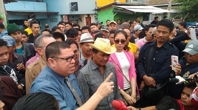 http://cdn.idntimes.com/content-images/post/20160218/ah-majalahkartini-af7957a63dd3d5036eb56136089b9135.jpg