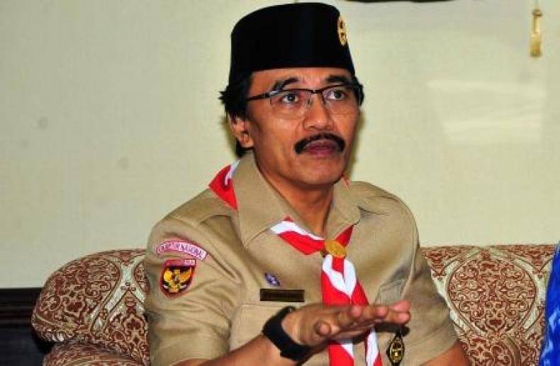 http://cdn.idntimes.com/content-images/post/20160104/ah-sandiaga-konfrontasi-dault-201000ef4d88c50143c98c430db0551f.jpg