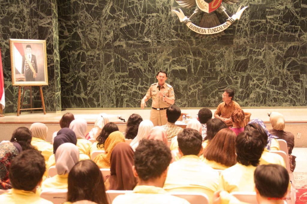 http://cdn.idntimes.com/content-images/post/20160802/ahok-sosiologi-ui-74fec7961a1ce8bb2cce454ca058b17c.jpg
