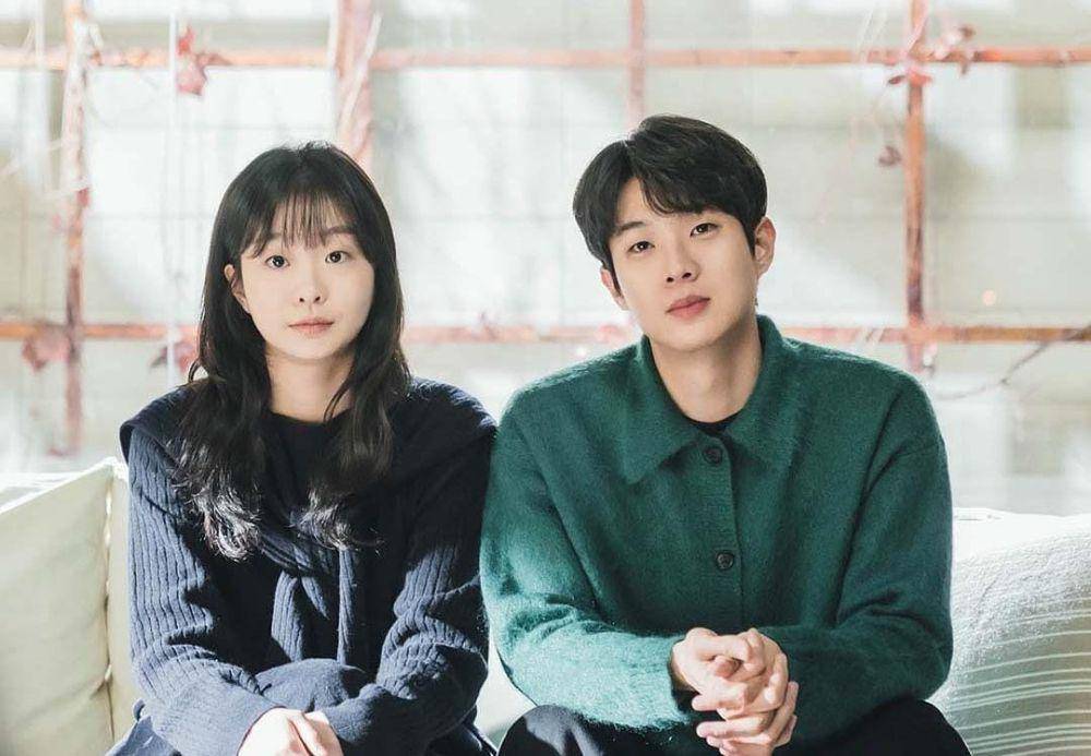 Kim Da Mi dan Choi Woo Shik di drama Our Beloved Summer (instagram.com/sbsdrama.official)