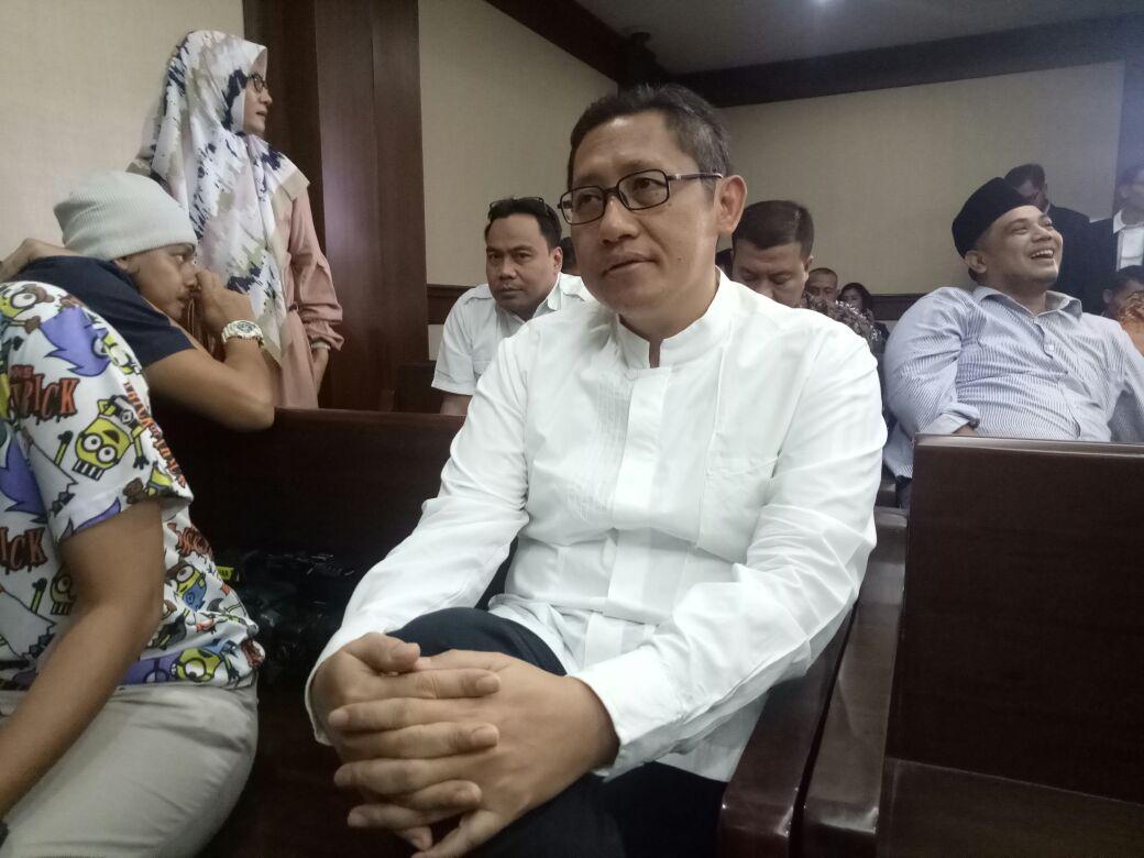 https://cdn.idntimes.com/content-images/post/20180524/anas-urbaningrum-17df2b20558528a6e94b5527bae21b0f.jpg