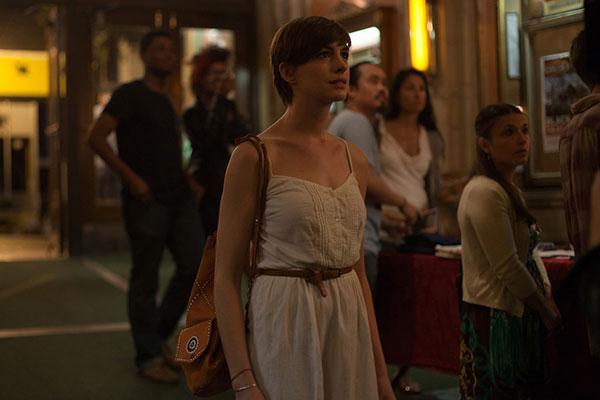 https://cdn.idntimes.com/content-images/post/20180322/anne-hathaway-in-song-one-2e186bad1ea3a1bc7e364d38693fae18.jpg