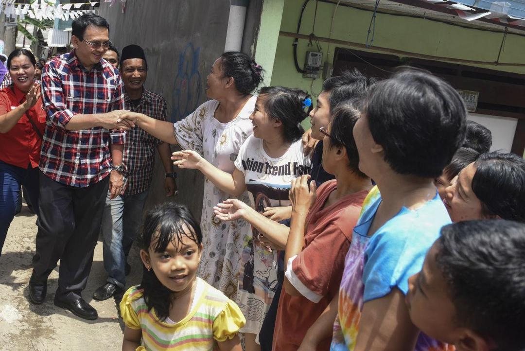 https://cdn.idntimes.com/content-images/post/20161104/antarafoto-ahok-kampanye-blusukan-311016-hma-5-ae73960bf2ffed028fc81062df70c842.jpg