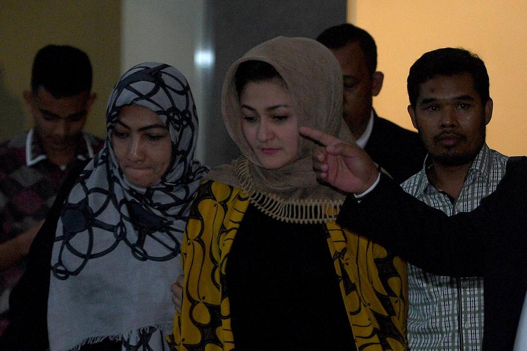 https://cdn.idntimes.com/content-images/post/20171120/antarafoto-istri-setya-novanto-diperiksa-201117-sgd-2-f596136fea6c93ce8d31244c2f5280de.jpg