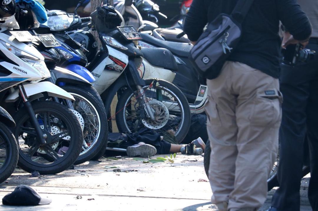 https://cdn.idntimes.com/content-images/post/20180513/antarafoto-ledakan-di-gereja-kristen-indonesia-050918-ds-2-b7ba76157ee120cd838f8d2c4a1c87f7.jpg