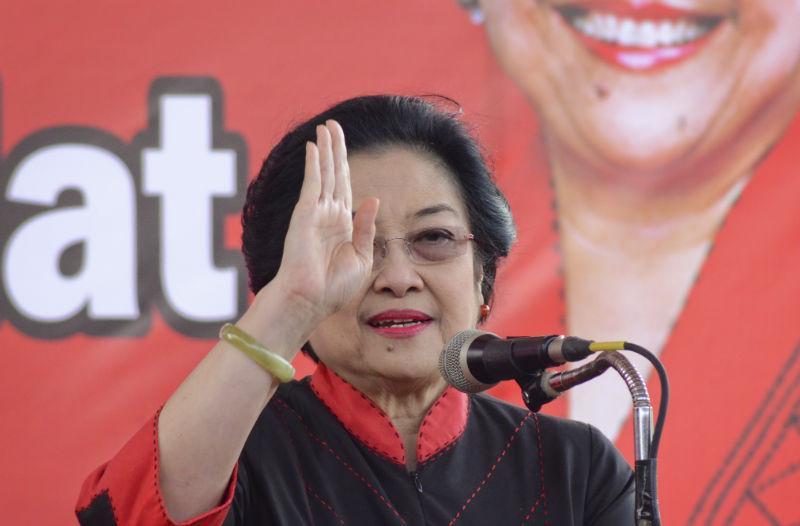 https://cdn.idntimes.com/content-images/post/20170606/antarafoto-megawati-kunjungi-lombok-100517-as-478fe1dc8a373d9d0ca46549b1ec77a9.jpg