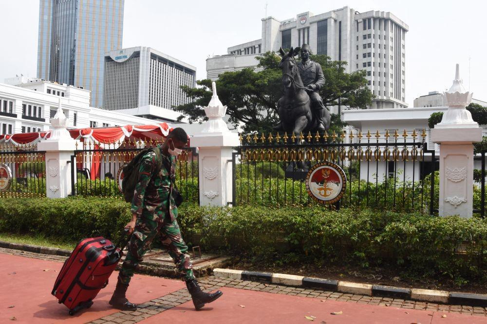https://cdn.idntimes.com/content-images/post/20210607/antarafoto-patung-bung-karno-menunggang-kuda-di-kemenhan-060621-ies-2-c5d4722a41e47729bfa48c336e336d0a.jpg