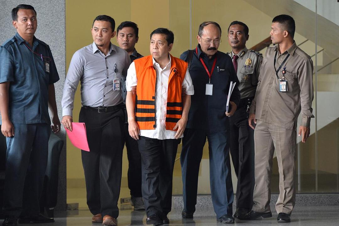 https://cdn.idntimes.com/content-images/post/20171121/antarafoto-pemeriksaan-perdana-setya-novanto-211117-wpa-4-7511a75076fd4eb310d217ce157c5044.jpg