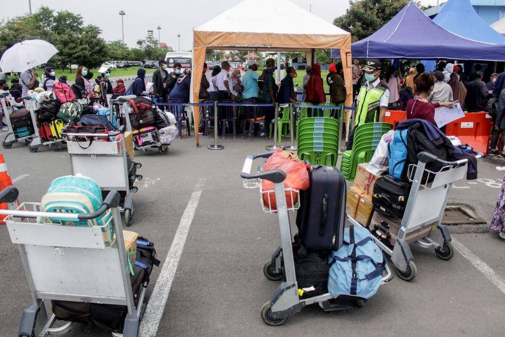 https://cdn.idntimes.com/content-images/post/20201222/antarafoto-rapid-test-antigen-di-bandara-juanda-221220-um-4-e6eeaf79fd6f466889e3159a84fc36d8.jpg