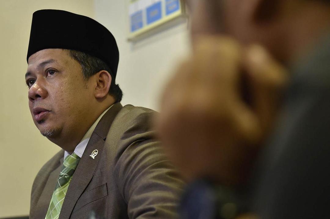 https://cdn.idntimes.com/content-images/post/20171214/antarafoto-tanggapan-fahri-hamzah-terkait-novanto-161117-pus-3-facfc0263474117e2bc4b0cf633d7f37.jpg