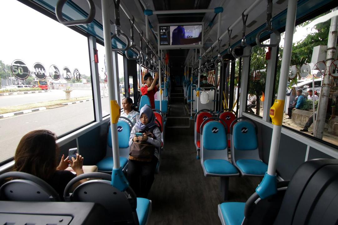 https://cdn.idntimes.com/content-images/post/20171203/antarafoto-uji-coba-bus-metrotrans-211117-riv-3-a2031c2c29d0d742a1bef9d1140a0647.jpg
