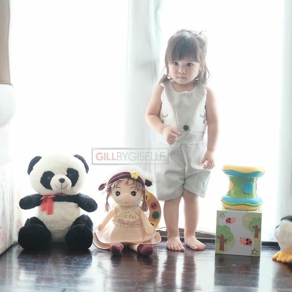 https://cdn.idntimes.com/content-images/post/20170829/artis3-8d4719f7f62c8669a7b71aadd769d050.jpg