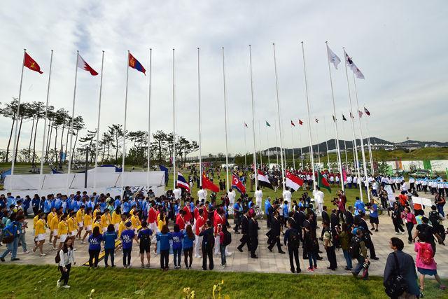 http://cdn.idntimes.com/content-images/post/20151219/as-interaksyon-53070b9729c66e363df3a1da9fcd7fa2.jpg