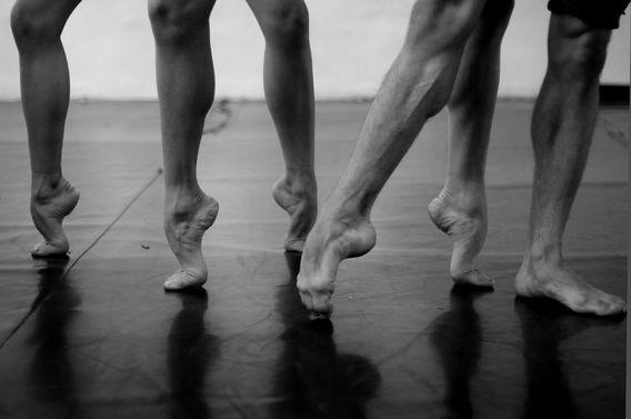 http://cdn.idntimes.com/content-images/post/20160320/balet12-46c1163316c8eb6765382b90c36a1ee4.jpg