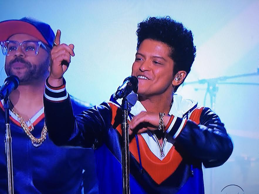 https://cdn.idntimes.com/content-images/post/20180129/bruno-mars-1-d8e4ba802122271e2e469b3a41ab1dad.jpg