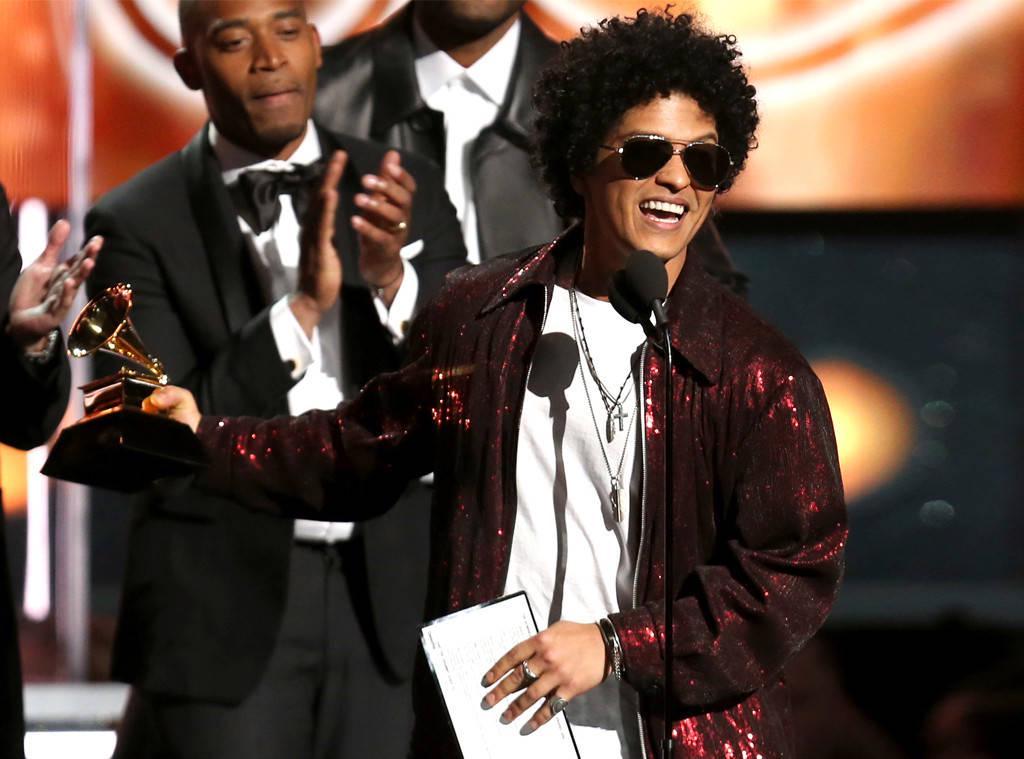 https://cdn.idntimes.com/content-images/post/20180129/bruno-mars-2-c388c6e4f9cdd53b13cc2b68688c1c1c.jpg