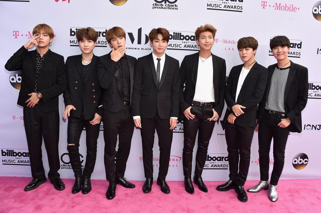 https://cdn.idntimes.com/content-images/post/20180516/bts-bbmas-00593768776156c6f284f9aab0d7848d.jpg
