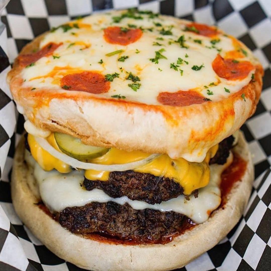 https://cdn.idntimes.com/content-images/post/20171121/burger4-3026038cc1bb3a9ceb64e4231c6131b3.jpg