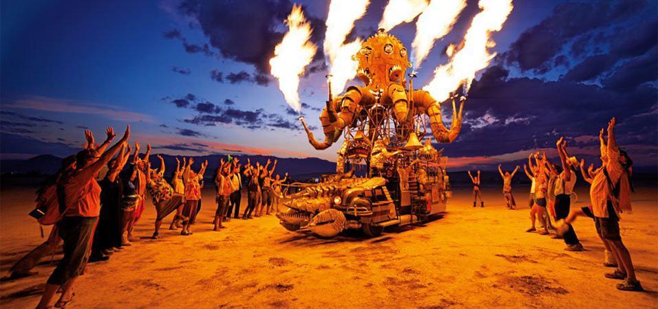 https://cdn.idntimes.com/content-images/post/20171120/burning-man-in-netherlands-featured-1-7c0b2339866d267ad0fdd30046478079.jpg