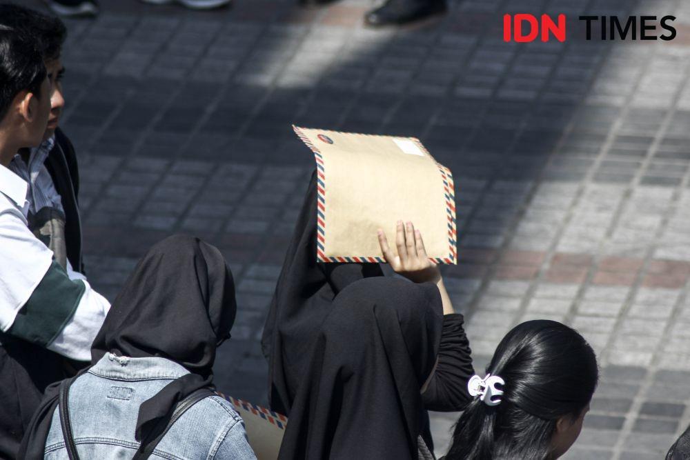 https://cdn.idntimes.com/content-images/post/20190625/bursa-tenaga-kerja-job-fair-di-bandung-0217-2e4b4d55212c3acf96e669fe41824a6e.jpg