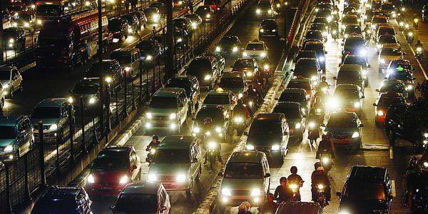 http://cdn.idntimes.com/content-images/post/old/c791e-macet-malam2.jpg