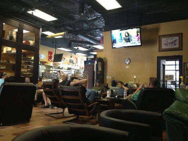 http://cdn.idntimes.com/content-images/post/20160115/cafeyelp-074f2ece265301b9f392ee0d5c77bc0a.jpg