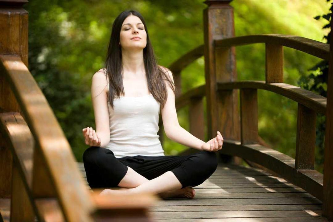 http://cdn.idntimes.com/content-images/post/20160506/cara-mengatasi-stress-dengan-senam-yoga-71a813615992414b13020fdd86210ca4.jpg