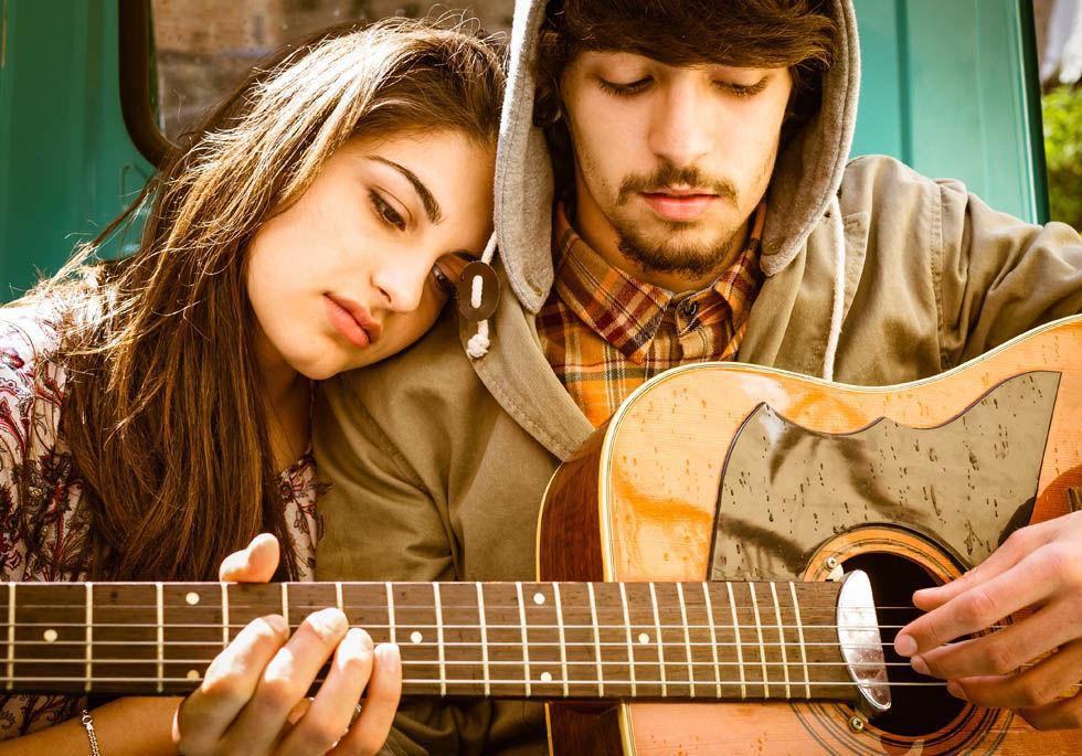 http://cdn.idntimes.com/content-images/post/20160217/casal-violao-d567a5604d9e04c66933519c0de8d7d5.jpg