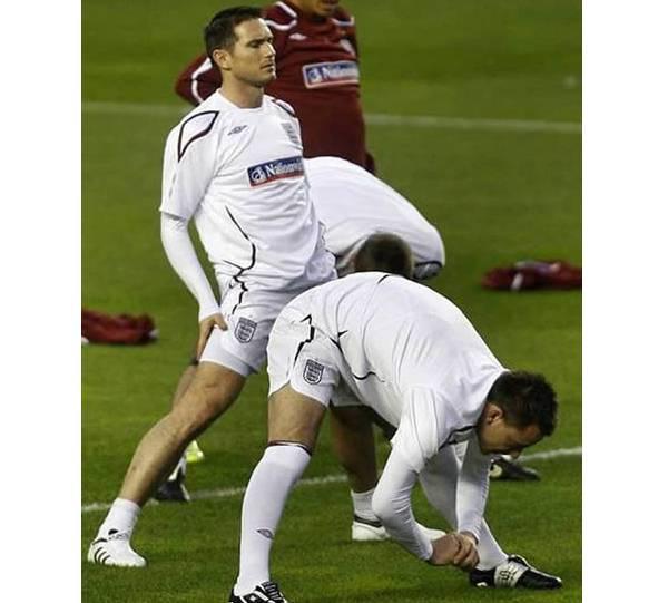 http://cdn.idntimes.com/content-images/post/old/cd144-SepakBola2_oddeecom.jpg