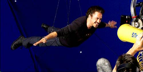 http://cdn.idntimes.com/content-images/post/20160806/celeb2-d19a42833953e4d0a44fbf44497a74f7.gif