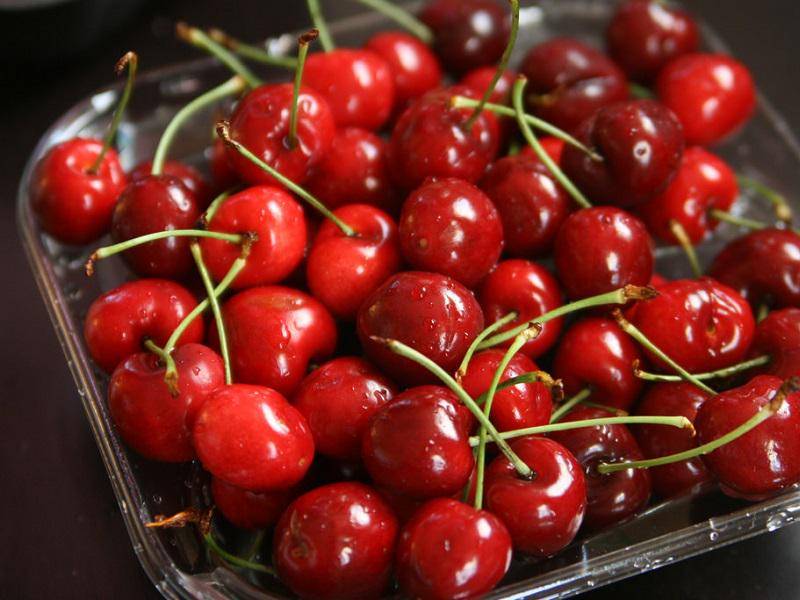 https://cdn.idntimes.com/content-images/post/20161008/cherries-dc546d6cfc395f8abce915f16b786686.jpg