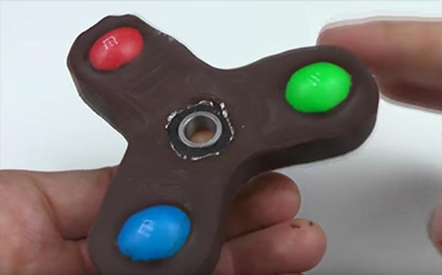 https://cdn.idntimes.com/content-images/post/20170621/chocolatefidget-619-386-ecb583ea656d754a8ee281ca3aa90c7d.jpg
