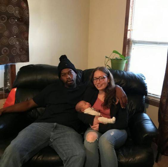 https://cdn.idntimes.com/content-images/post/20180117/christina-hahn-baby-couple-recovery-0a34998ea4522d1947570b858c7b1681.jpg
