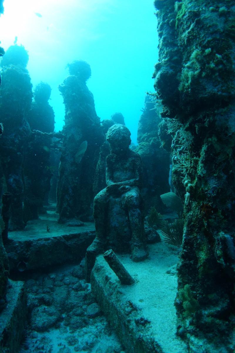 https://cdn.idntimes.com/content-images/post/20171121/cms-underwatermuseum-inline-scubadiving-resized-df3fab0cf476f73807722920ff942e47.jpg