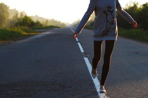 http://cdn.idntimes.com/content-images/post/20151208/cute-fashion-girl-road-running-favimcom-130207-915ca47c63785a6a69409313aa3471bc.jpg