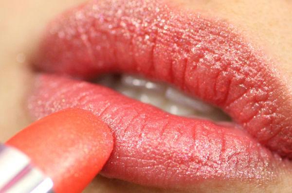 http://cdn.idntimes.com/content-images/post/old/d179d-Makeup7_pursebuzzcom.jpg