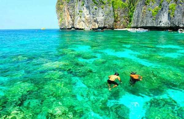 http://cdn.idntimes.com/content-images/post/old/d1b49-Pantai2_hayatiblogsblogspotcom.jpg