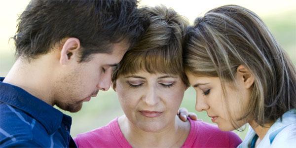 http://cdn.idntimes.com/content-images/post/old/d7a4a-how-to-communicate-regret-for-a-broken-family-relationship.jpg