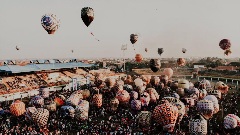 https://cdn.idntimes.com/content-images/post/20190612/d81ugpev4aaphiy-e7183760803d860b266a244a31048a11.jpeg