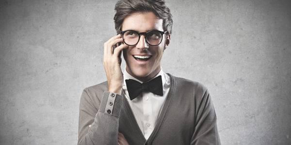 http://cdn.idntimes.com/content-images/post/old/d96e1-smiling-talking-on-phone.jpg