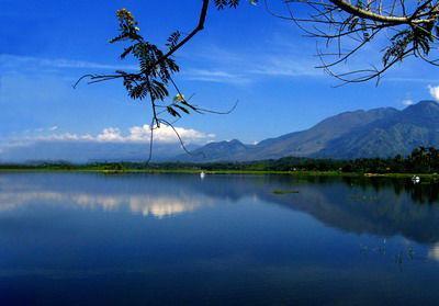 http://cdn.idntimes.com/content-images/post/20151211/danau-siombak1-d9a52dce1c092939e1567ae73a8cc934.jpg