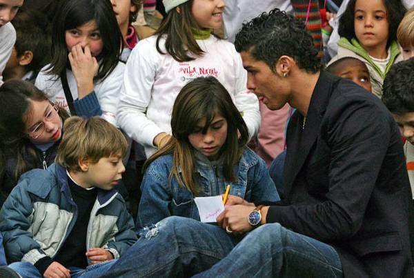 http://cdn.idntimes.com/content-images/post/old/dbe1e-Ronaldo8_turnercom.jpg
