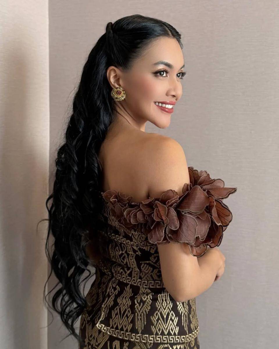 inspirasi makeup ala Denada Tambunan (instagram.com/denadaindonesia)